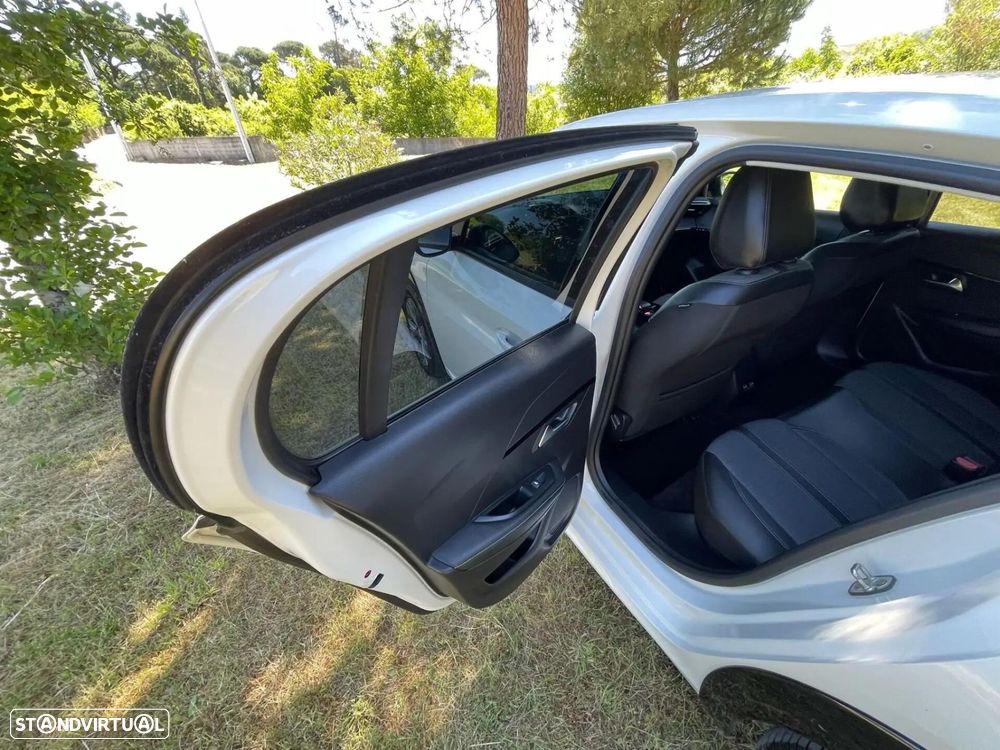 Peugeot e-208 50 kWh Allure - 21
