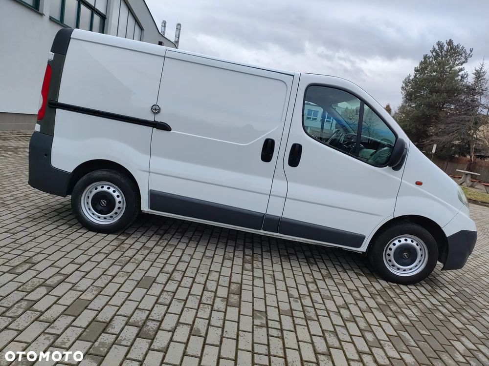 Opel Vivaro - 10