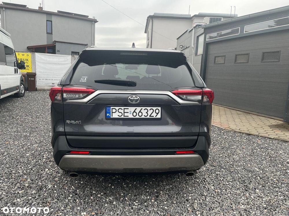 Toyota RAV4 - 1