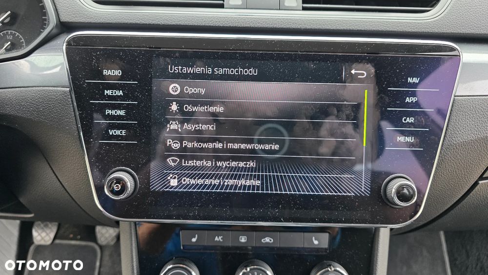 Skoda Superb 1.6 TDI GreenLine - 20