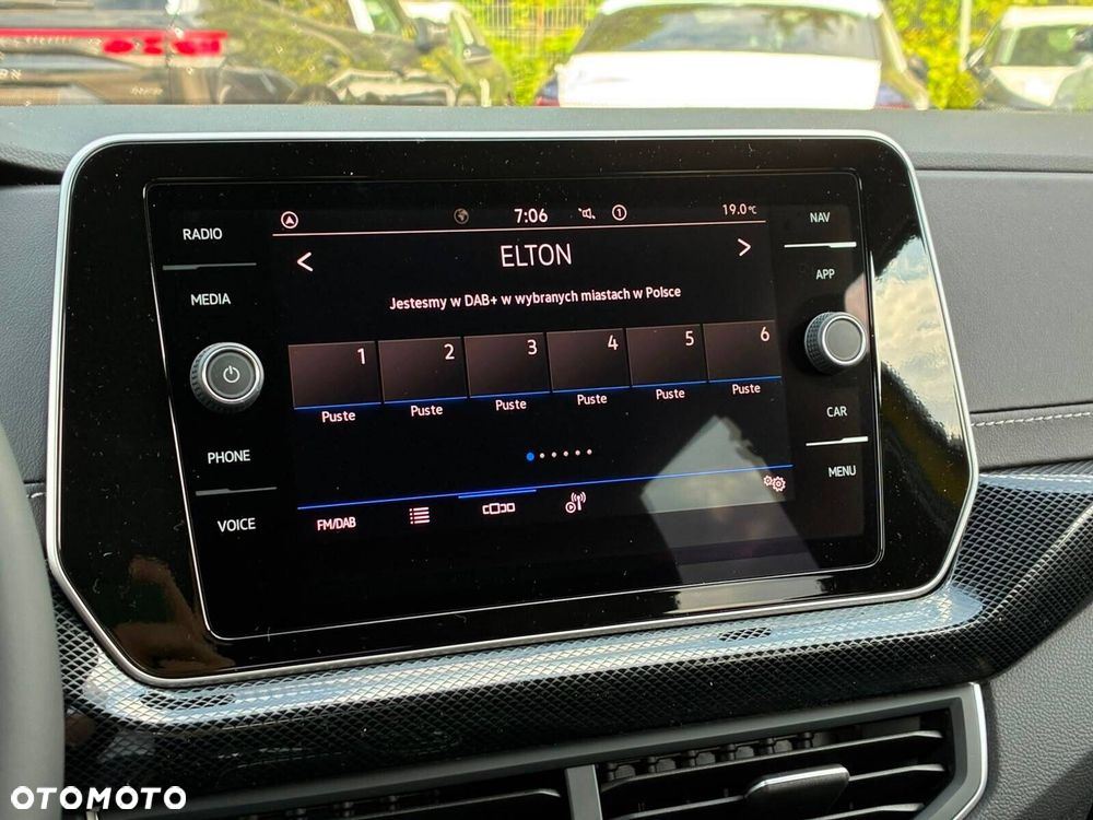Volkswagen T-Cross - 17