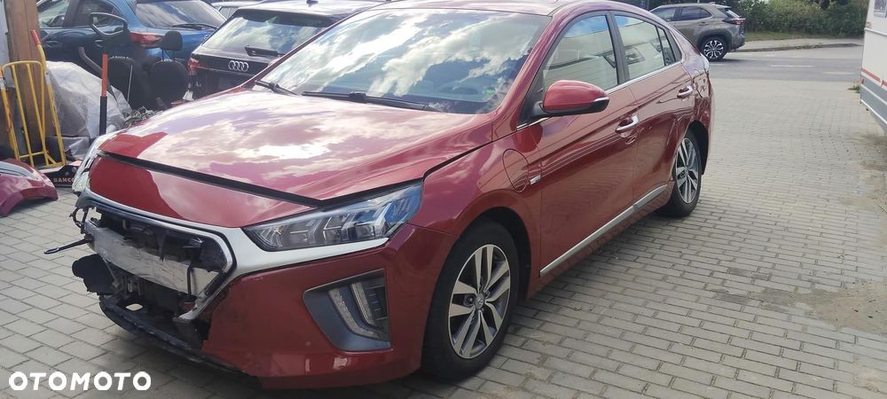Hyundai IONIQ - 10