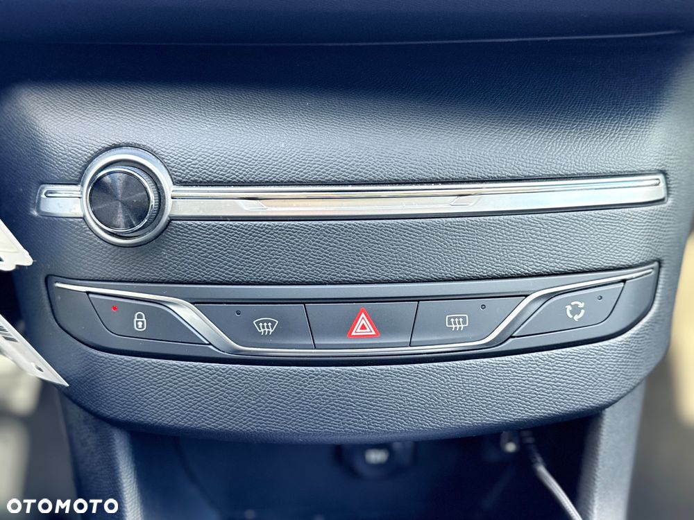Peugeot 308 PureTech 130 GPF Stop & Start Style - 32