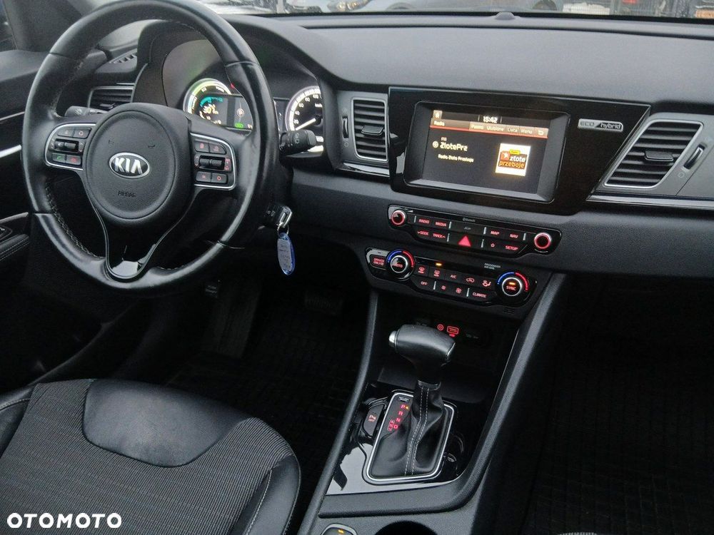 Kia Niro 1.6 GDI Hybrid L - 24