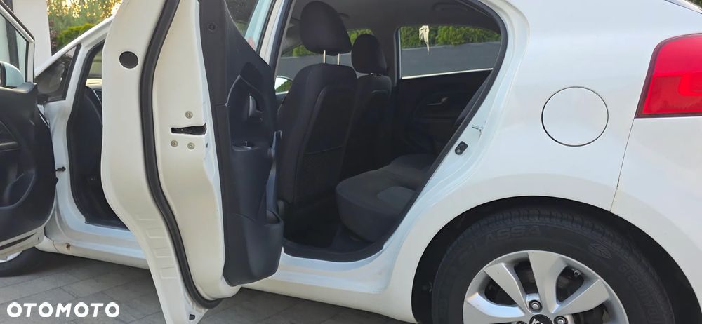 Kia Rio 1.4 crdi Business Line - 6