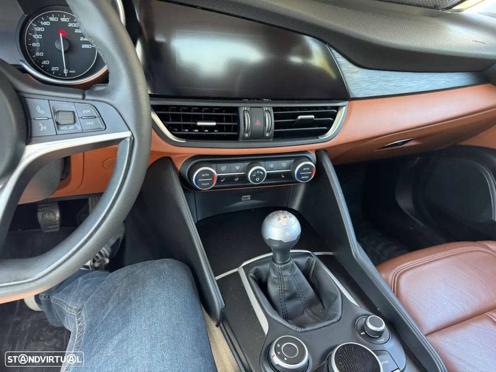 Alfa Romeo Giulia 2.2 Super - 34