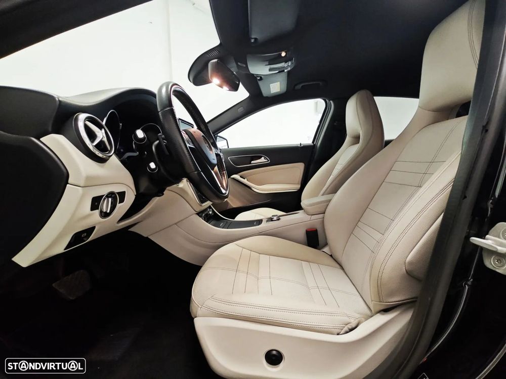 Mercedes-Benz GLA 200 d 4Matic 7G-DCT Urban - 27