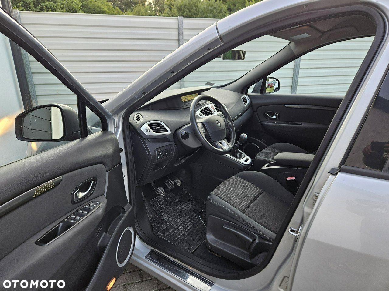 Renault Scenic 1.4 16V TCE Privilege - 6