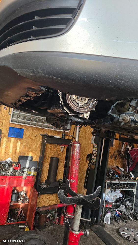 Volkswagen Golf 1.9 TDI DSG DPF Comfortline - 9