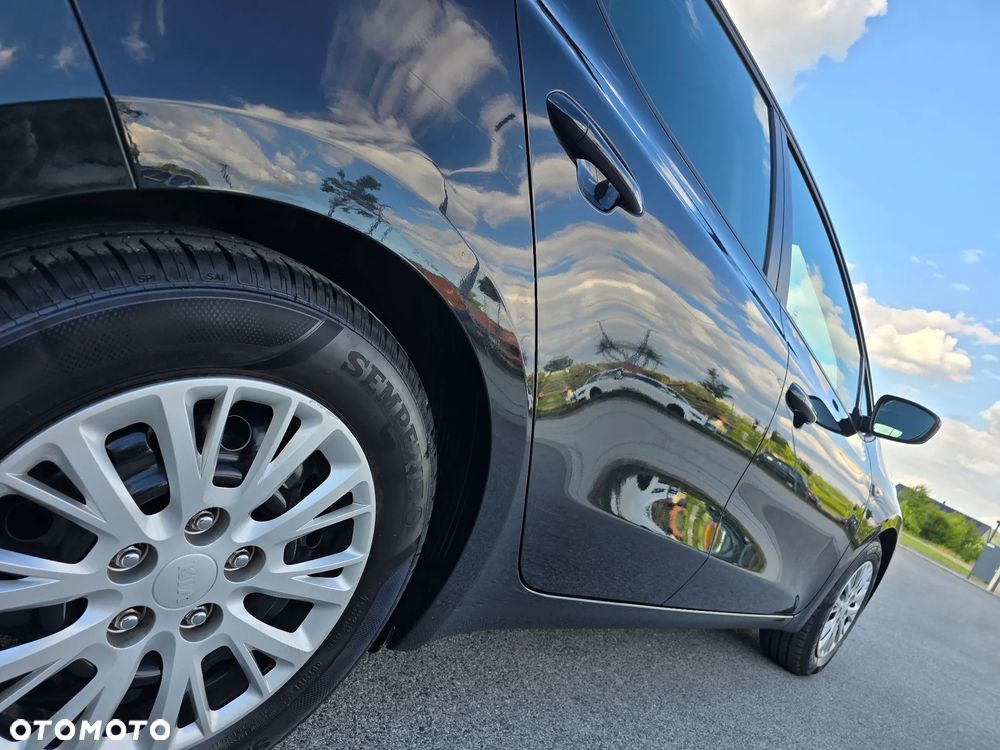 Kia Ceed - 31
