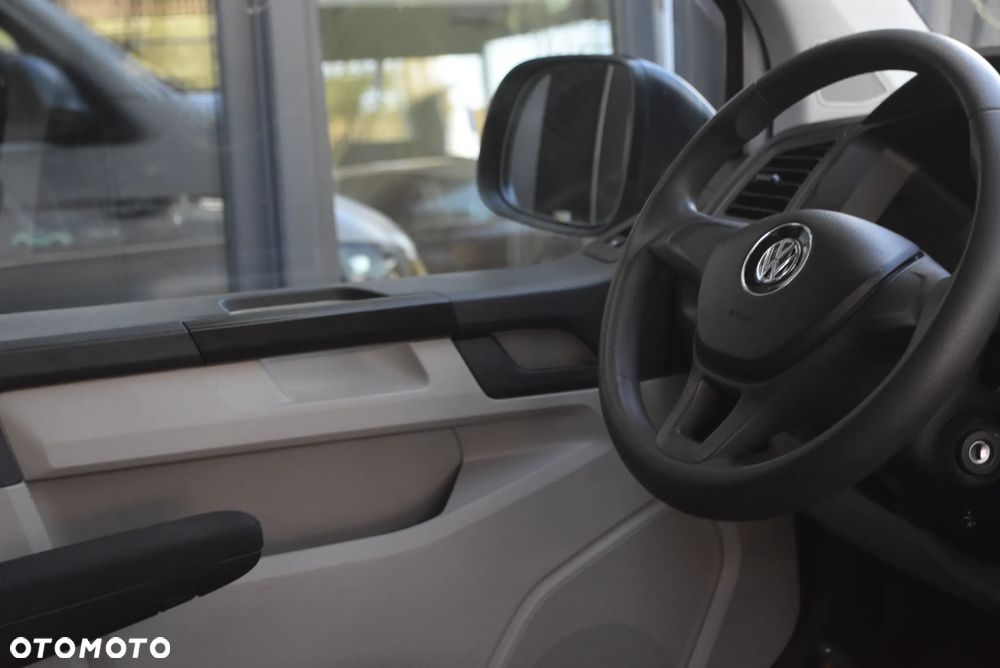 Volkswagen Transporter - 12