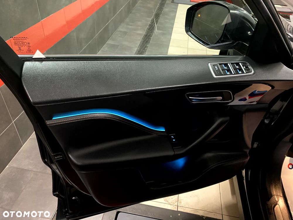 Jaguar F-Pace 20d Pure - 19