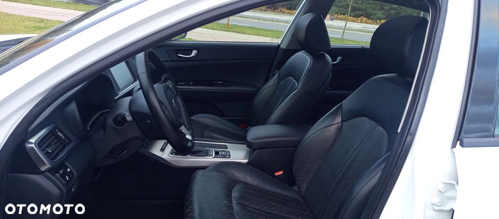 Kia Optima Plug-in Hybrid - 16