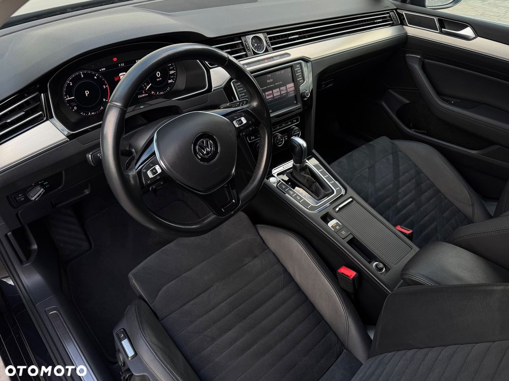 Volkswagen Passat 2.0 TDI 4Mot Elegance DSG - 12