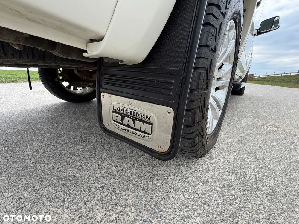 RAM 1500 5.7 Crew Cab Shortbed Limited Black - 38