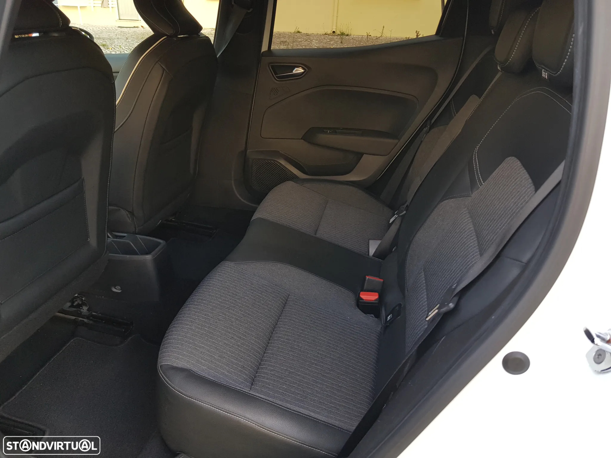 Renault Clio 1.5 Blue dCi Exclusive - 31