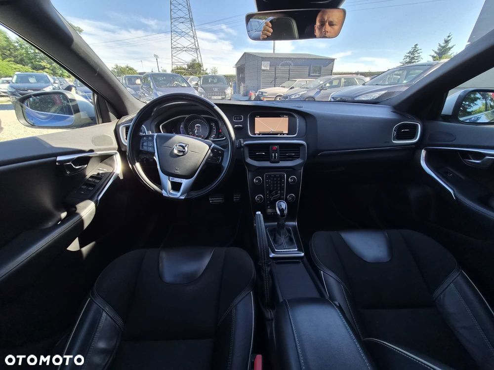 Volvo V40 T3 Geartronic RDesign - 19
