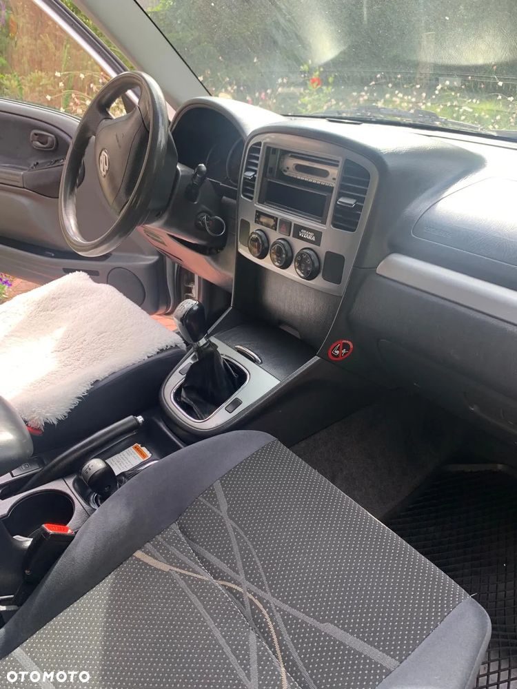 Suzuki Grand Vitara 1.6 - 7