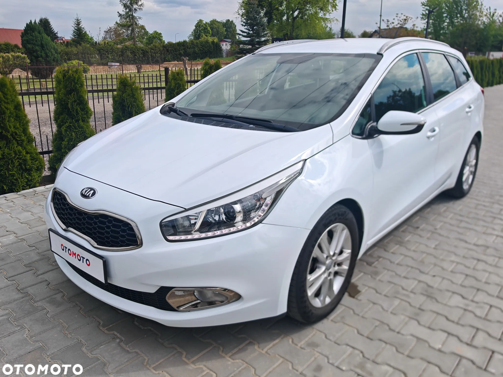 Kia Ceed 1.6 GDI SW Dream-Team Edition - 3