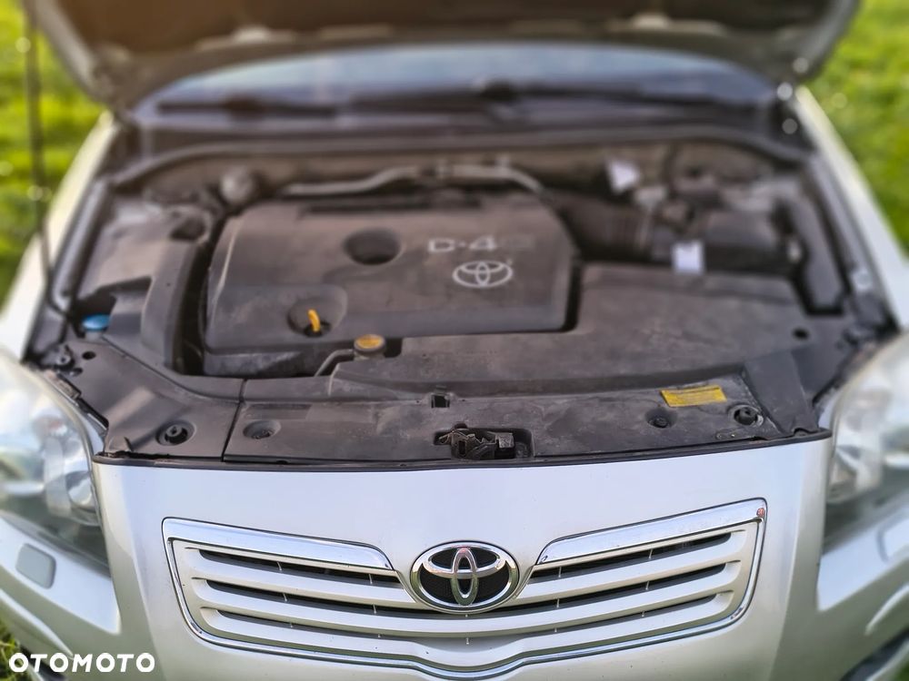 Toyota Avensis 2.2 D-4D Sol Platinium - 9