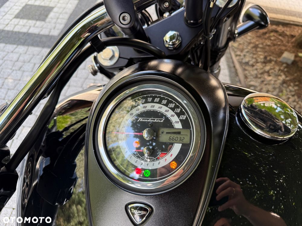 Triumph Thunderbird - 12