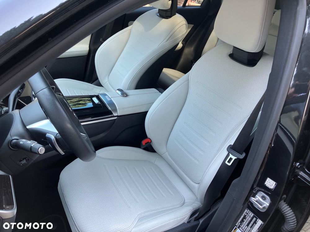 Mercedes-Benz GLC 300 4Matic 9G-TRONIC AMG Line - 6