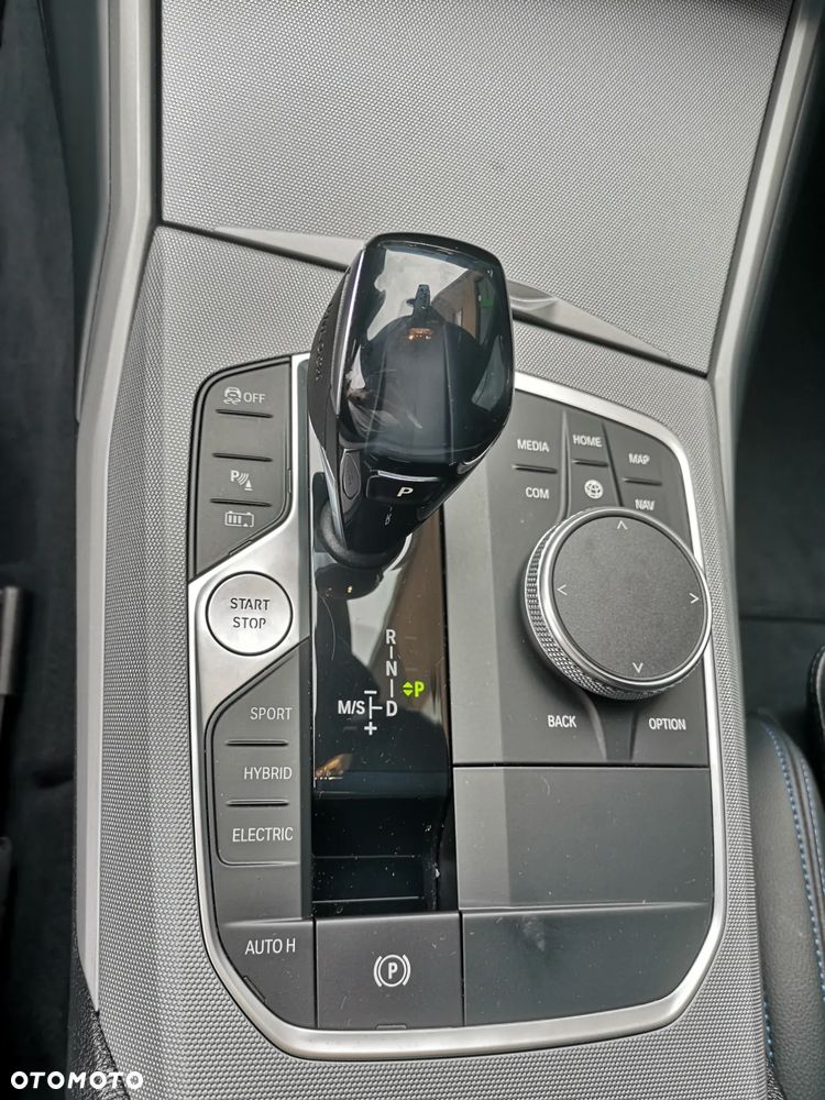 BMW Seria 3 330e PHEV sport - 17