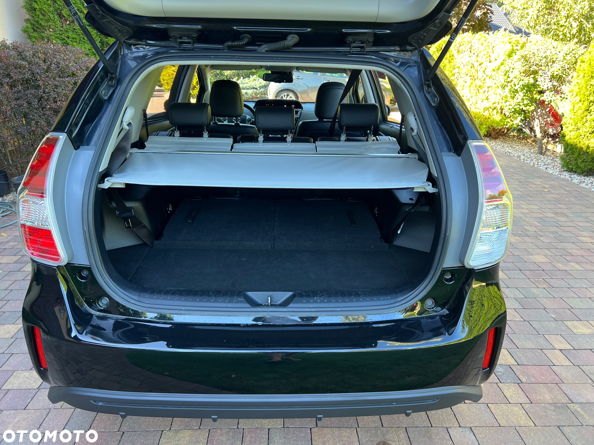 Toyota Prius+ (Hybrid) Comfort - 12