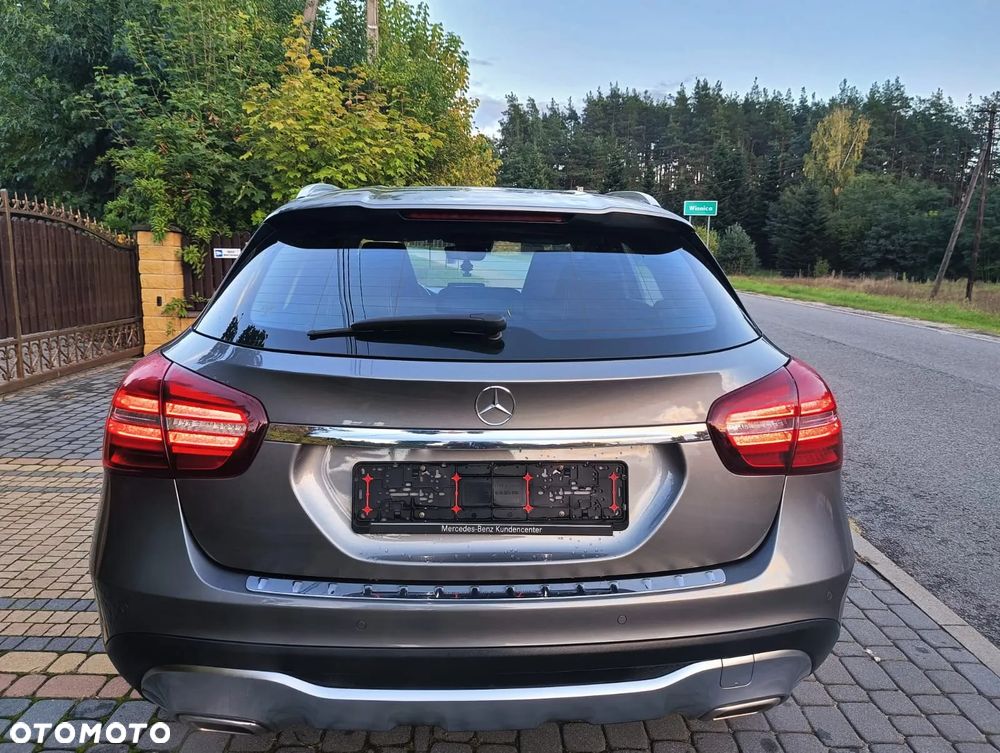 Mercedes-Benz GLA 200 Urban - 30
