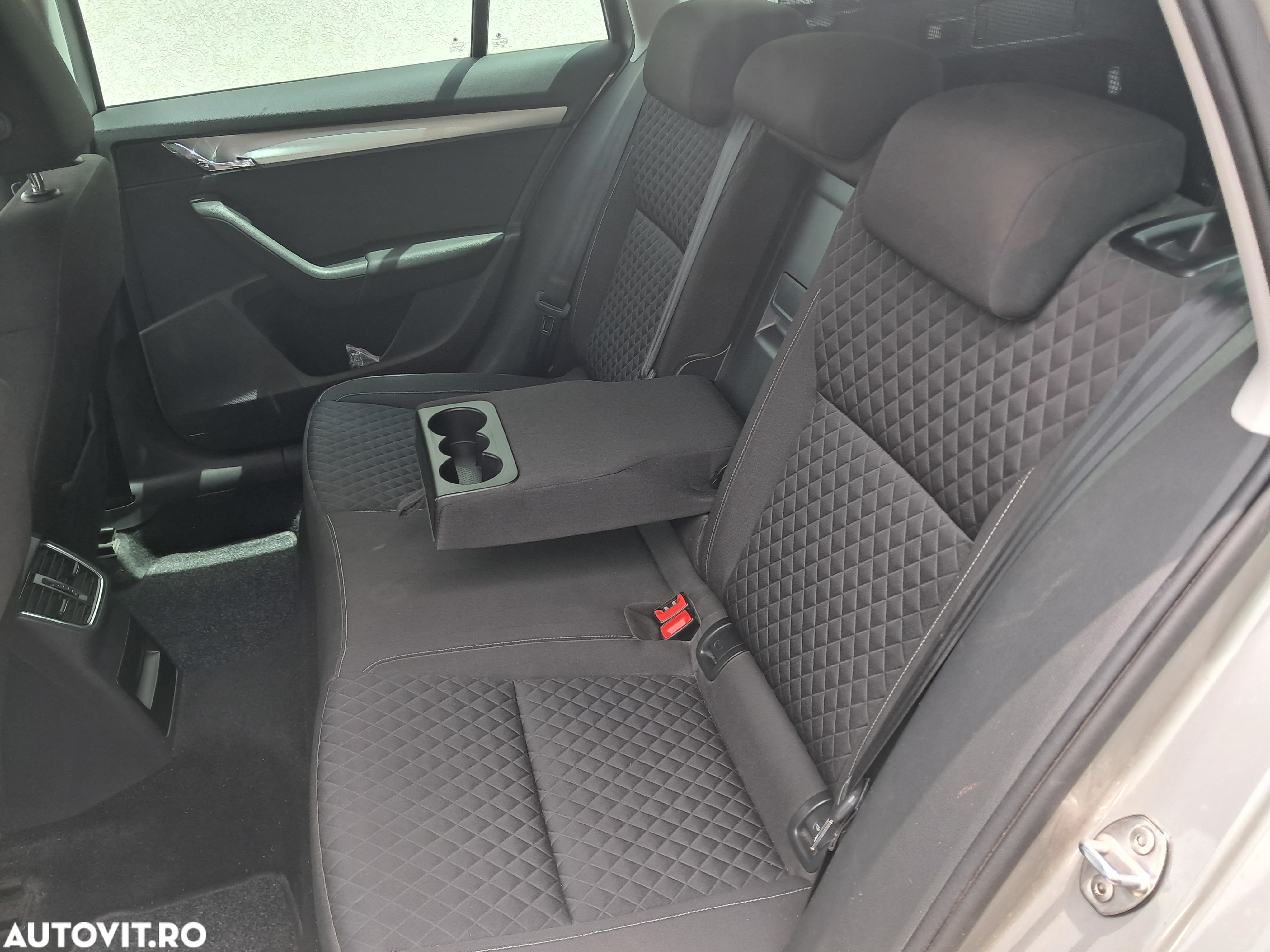 Skoda Octavia Combi 2.0 TDI Drive - 10