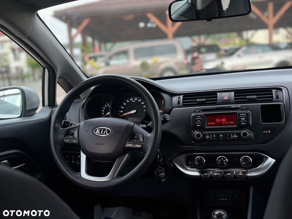 Kia Rio - 23