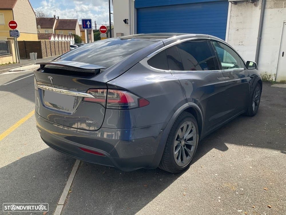 Tesla Model X 100D - 3