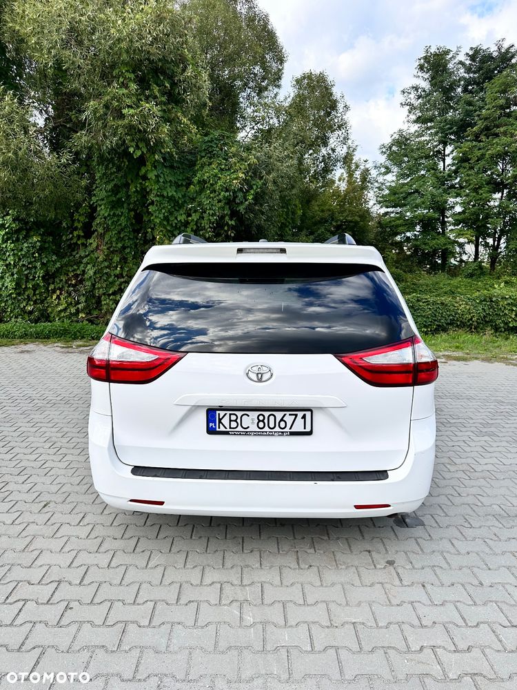Toyota Sienna 3.5 V6 - 3