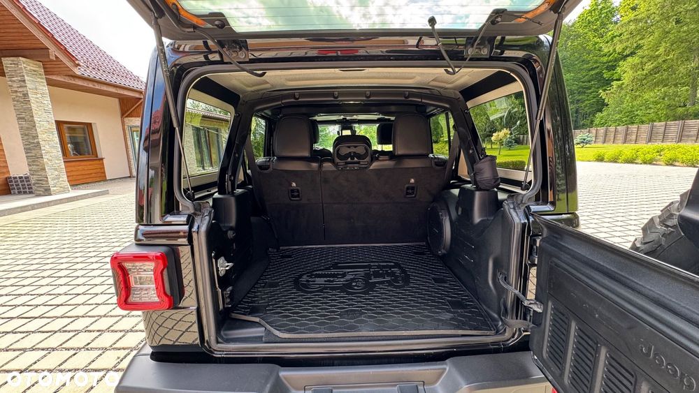 Jeep Wrangler Unlimited 2.2 CRD Sahara - 11
