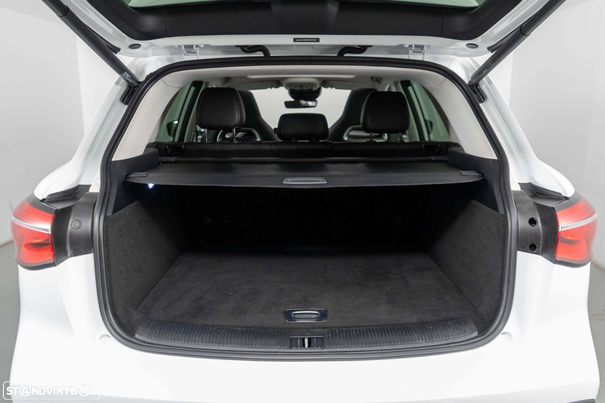 MG EHS 1.5 T-GDI Plug-in Hybrid Luxury - 11