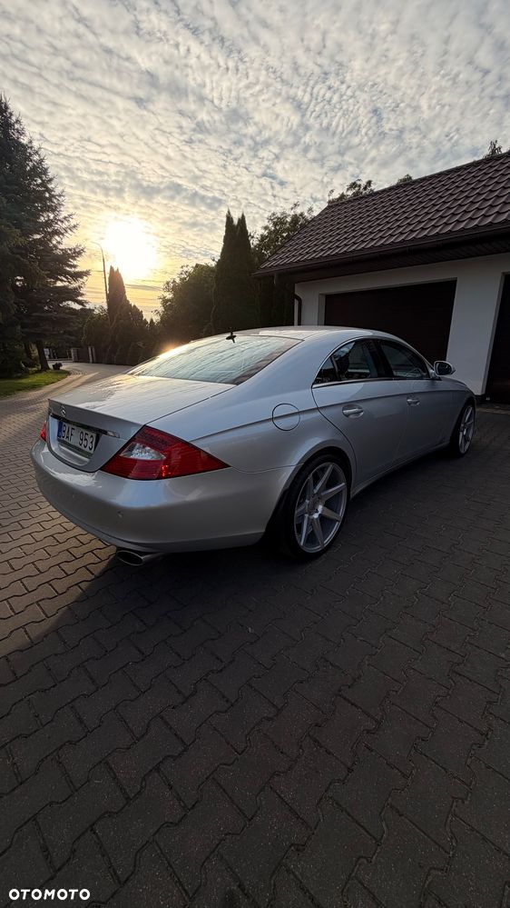 Mercedes-Benz CLS 500 - 12