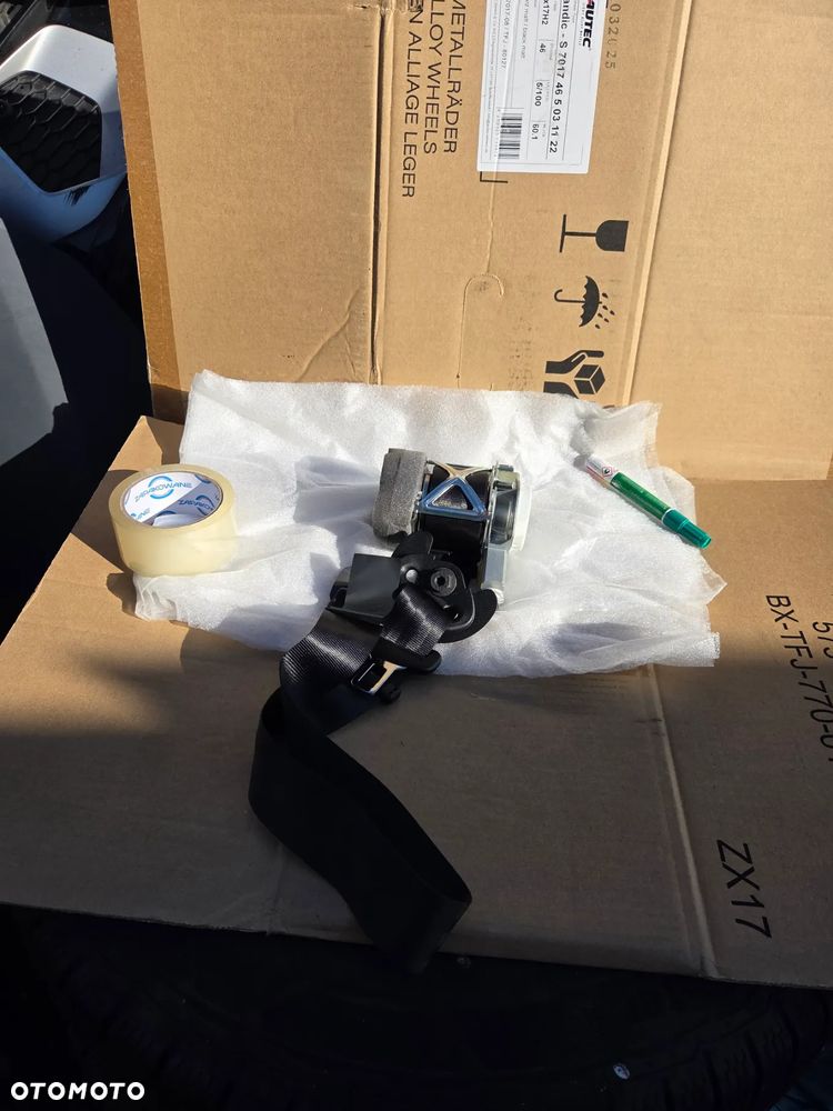 Pas bezpieczeństwa prawy przód przedni Citroen C4 Cactus 98009730XX 34142151 - 1