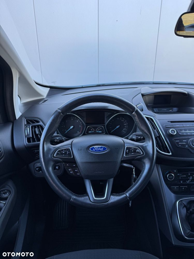 Ford Grand C-MAX - 25