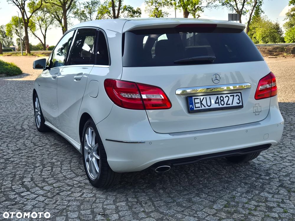 Mercedes-Benz Klasa B 180 CDI (BlueEFFICIENCY) - 19