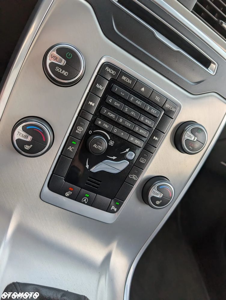 Volvo V70 D3 Drive-E Dynamic Summum - 24