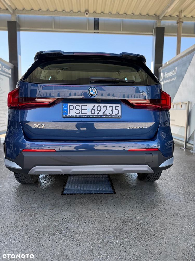 BMW X1 - 10