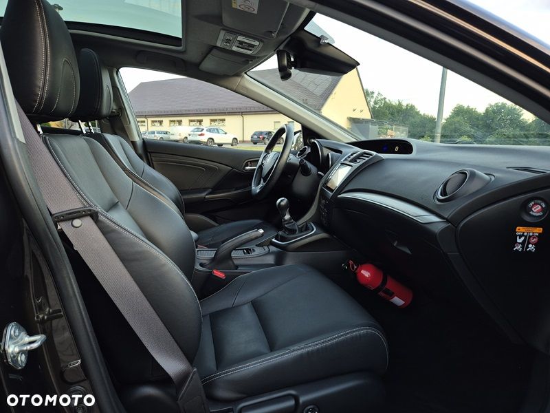 Honda Civic 1.6 i-DTEC Executive Black Edition - 9