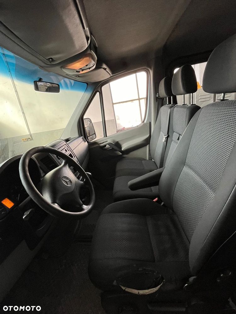 Mercedes-Benz Sprinter - 9