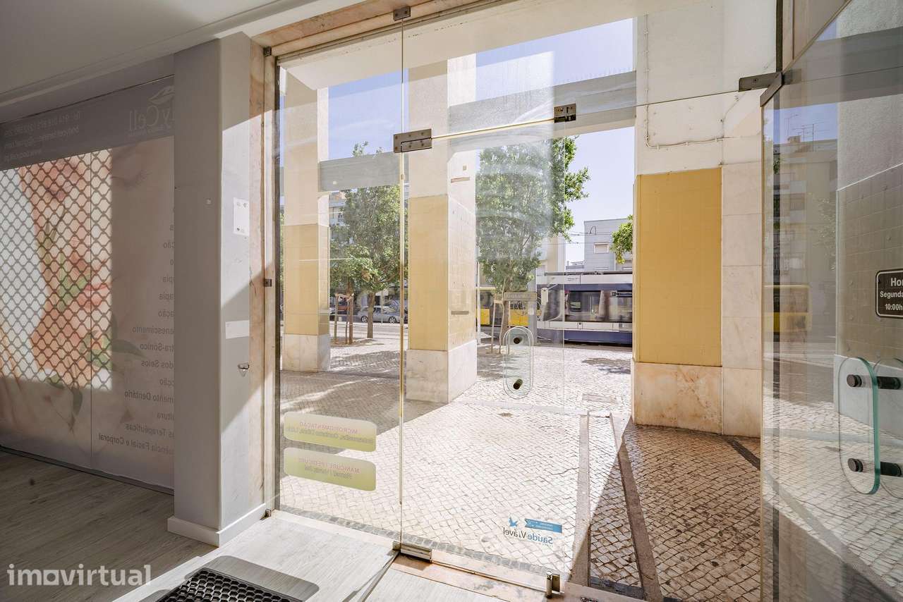 ESPAÇO COMERCIAL NA AVENIDA 23 DE JULHO – LARANJEIRO - ALMADA - Grande imagem: 4/29