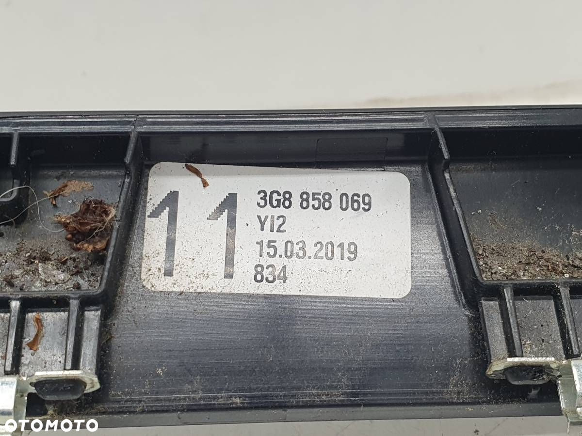 RAMKA WYŚWIETLACZA RADIA NAWIGACJI KOKPITU DEKOR VW ARTEON 3G8858069 - 6