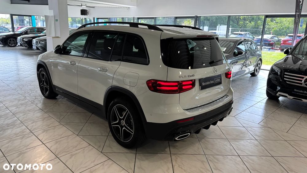 Mercedes-Benz GLB 200 AMG Line 7G-DCT - 4
