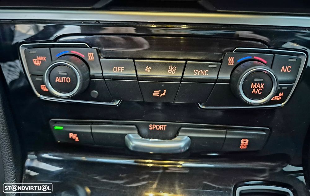 BMW 218 Active Tourer i Luxury Line - 32