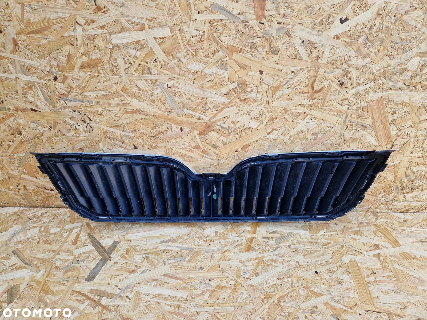 GRILL ATRAPA SKODA SUPERB II LIFT 3T - 5