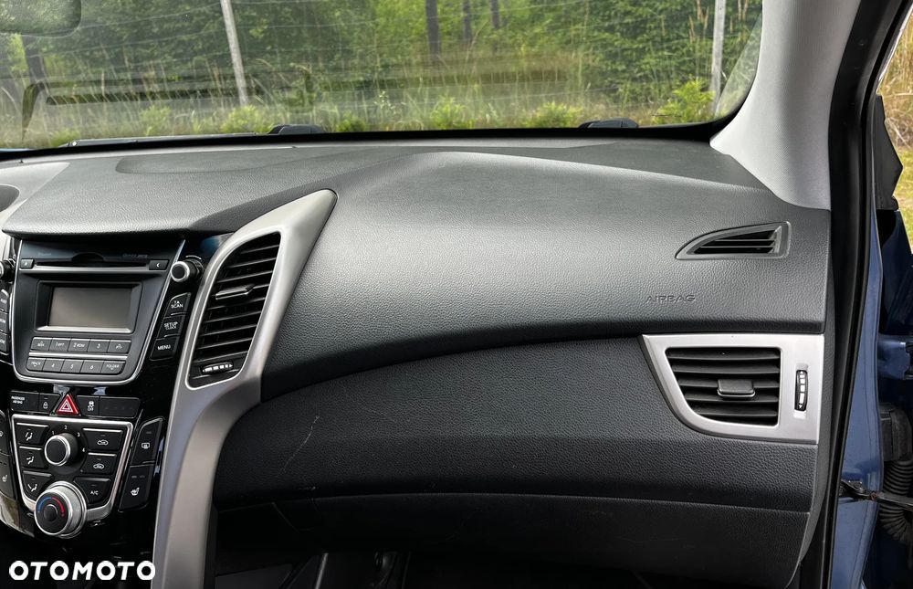 Hyundai i30 1.6 CRDi Comfort - 23