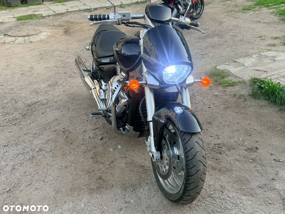 Suzuki Intruder - 5
